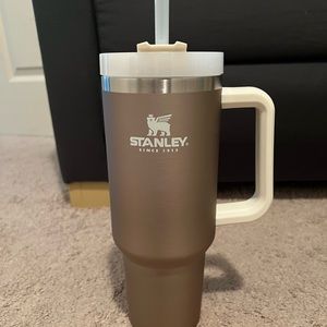 Rose gold 40oz Stanley quencher